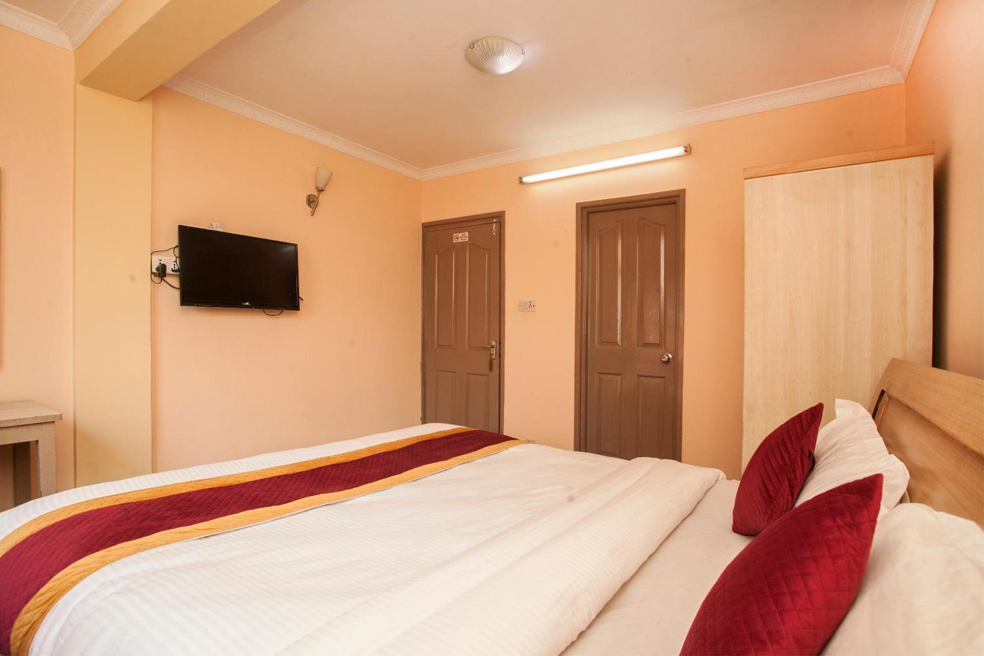 Hotel Mountain Gateway Kathmandu Exterior photo